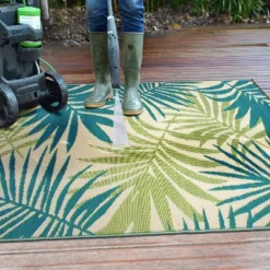 World Rug Gallery Floral Modern Reversible Plastic Outdoor Rugs -Northlight Shop GUEST f68c2f0a 4e92 4e70 9d2b 88c4b32fc38a